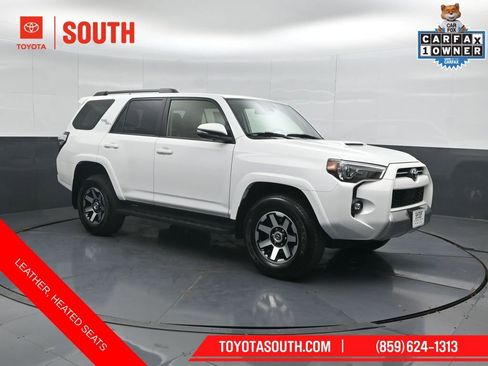 Used 2024 Toyota 4Runner TRD Off-Road Premium AWD/4WD image 4
