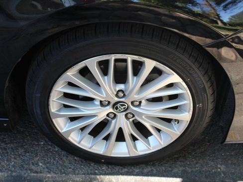 Used 2018 Toyota Camry XLE FWD image 52