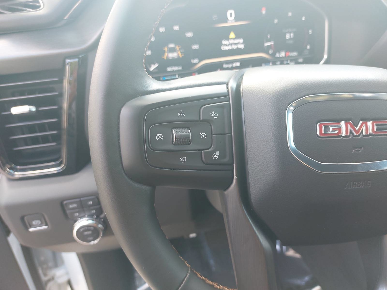 Used 2024 GMC Sierra 2500 AT4 w/ AT4 Preferred Package AWD/4WD image 16