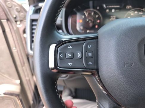 Used 2025 RAM 2500 Limited AWD/4WD image 32
