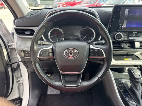 Used 2023 Toyota Highlander XLE image 22
