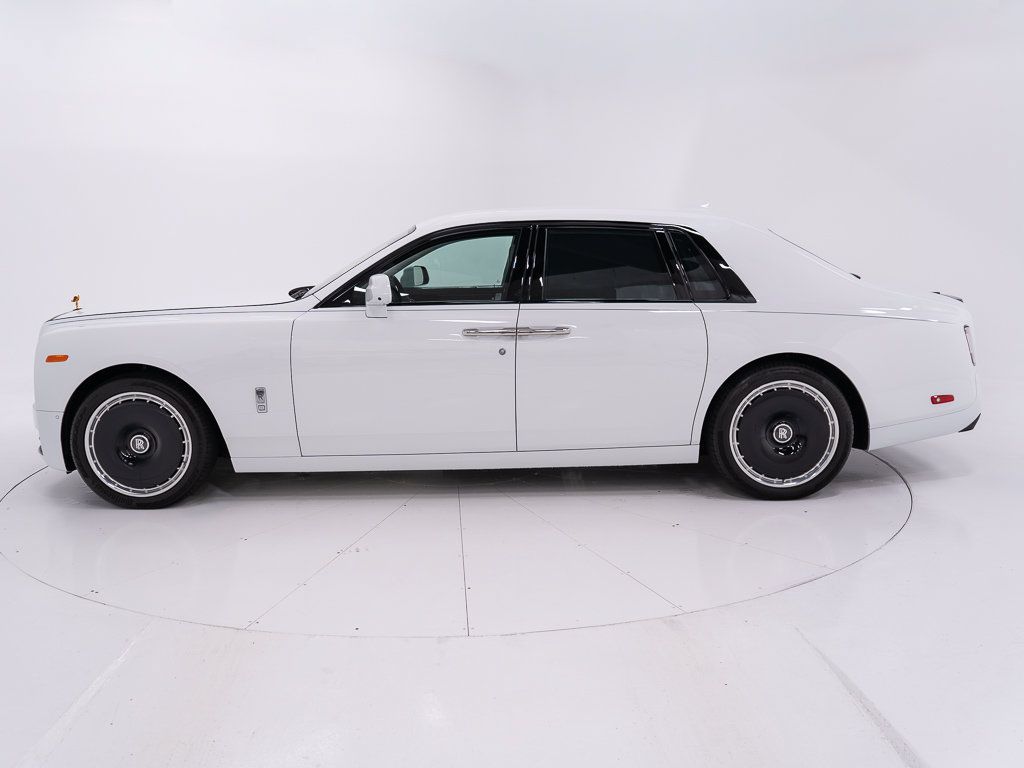 Certified 2023 Rolls-Royce Phantom Sedan RWD image 2