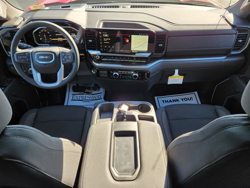 New 2026 GMC Sierra 1500 SLE image 10
