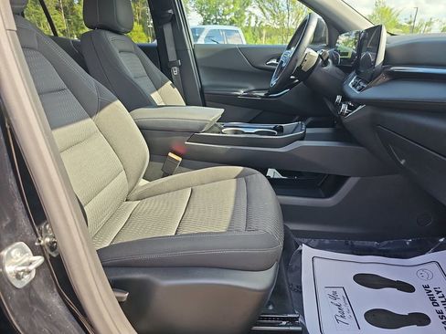 Used 2025 Chevrolet Equinox LT FWD image 14