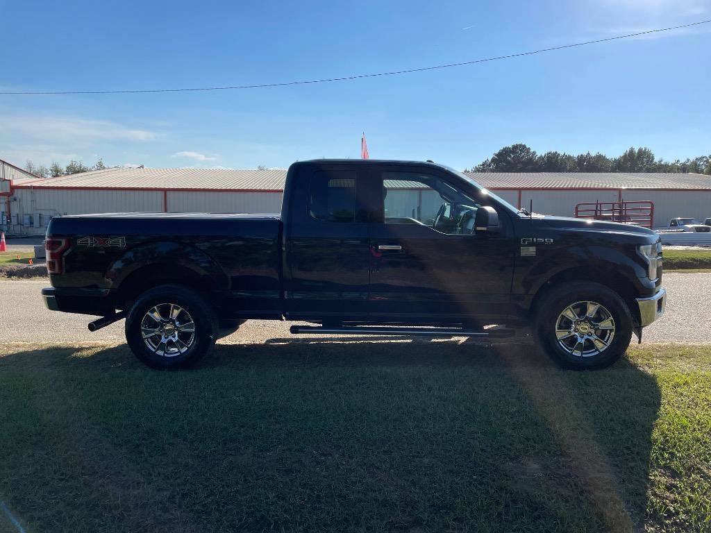 Used 2017 Ford F150 XLT w/ Equipment Group 301A Mid AWD/4WD image 5