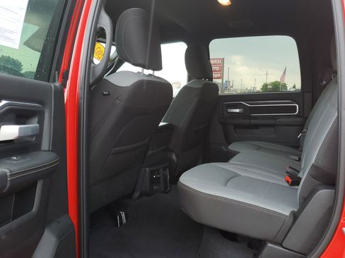 Used 2024 RAM 2500 Big Horn w/ Safety Group image 22