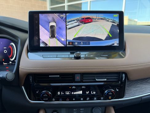 Used 2025 Nissan Rogue Platinum w/ Tech Package FWD image 20
