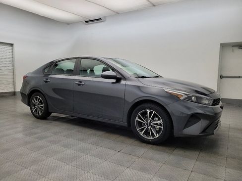 Used 2022 Kia Forte LXS image 11