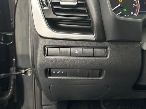 Used 2023 Nissan Rogue SV image 18