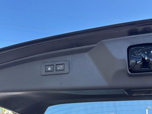 Used 2025 Subaru Outback Touring w/ Popular Package #2 image 36