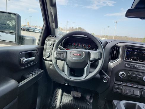 New 2026 GMC Sierra 2500 Pro w/ 1SA Pro Safety Plus Package AWD/4WD image 10