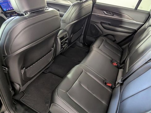 New 2025 Jeep Grand Cherokee Limited image 15