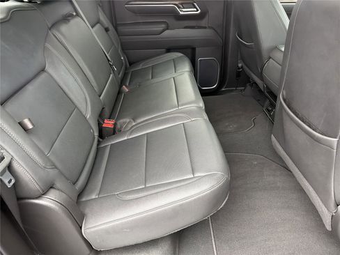 Used 2025 GMC Sierra 1500 SLT image 16