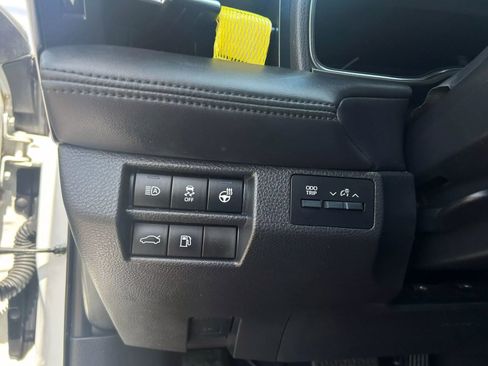 Used 2021 Toyota Avalon XLE image 15