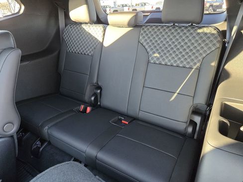 New 2026 GMC Acadia Denali w/ Super Cruise Package image 6