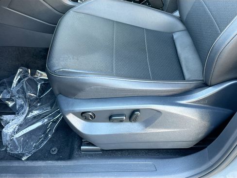 Used 2021 Volkswagen Tiguan SE w/ Panoramic Sunroof Package image 16