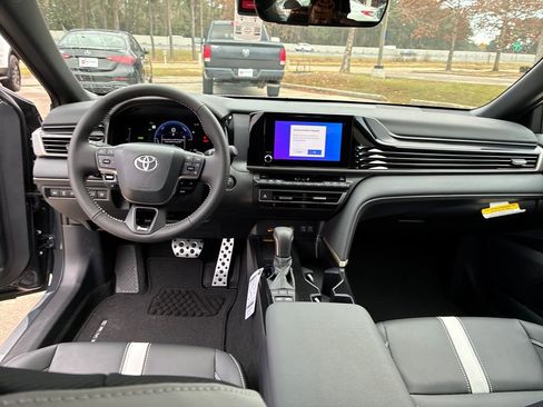 New 2026 Toyota Camry SE image 17