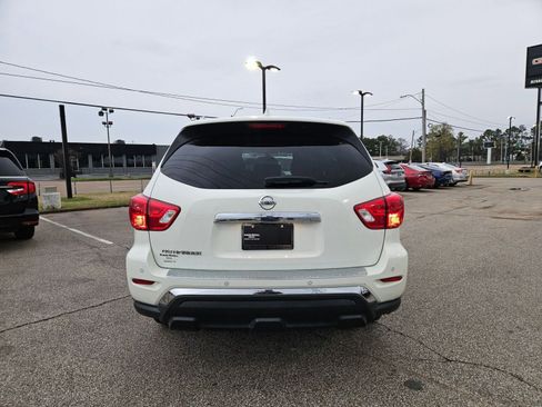 Used 2020 Nissan Pathfinder S image 4