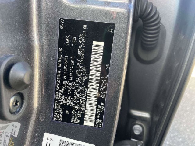 Used 2023 Toyota Highlander XLE AWD/4WD image 34