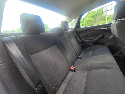 Used 2017 Ford Focus SE FWD image 30