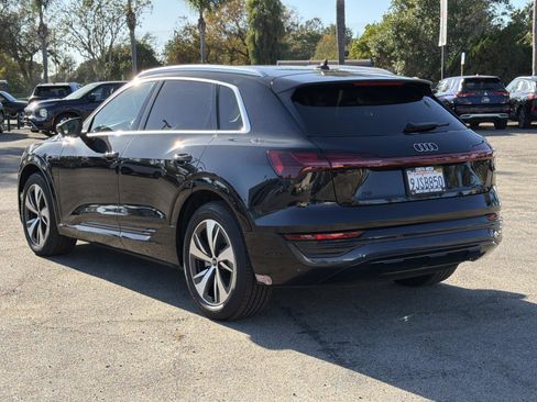 Used 2024 Audi Q8 e-tron Premium Plus image 5