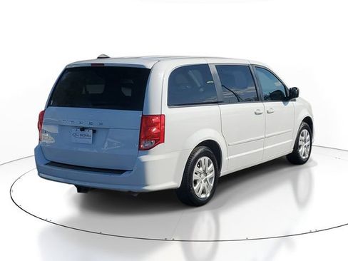 Used 2016 Dodge Grand Caravan SE w/ Quick Order Package 29E SE FWD image 4