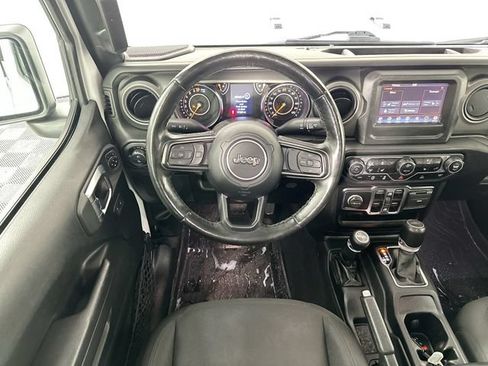 Used 2022 Jeep Gladiator Sport AWD/4WD image 3