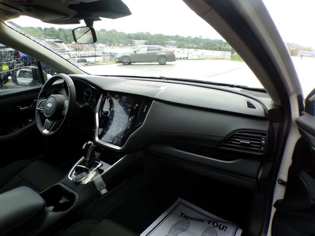 Used 2025 Subaru Outback Premium AWD/4WD image 14
