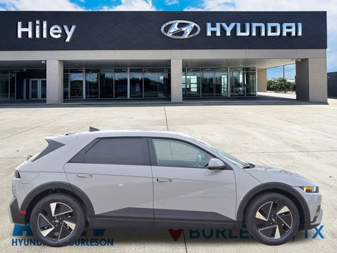 New 2026 Hyundai Ioniq 5 SE image 3