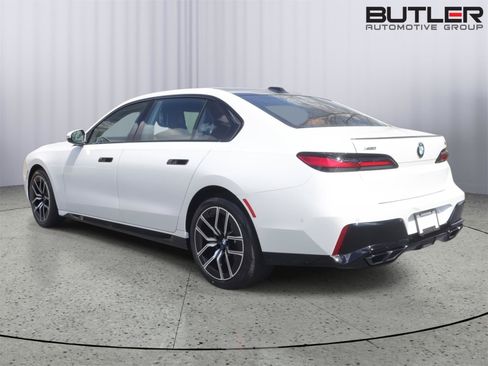 Used 2026 BMW 760i xDrive w/ Executive Package AWD/4WD image 5