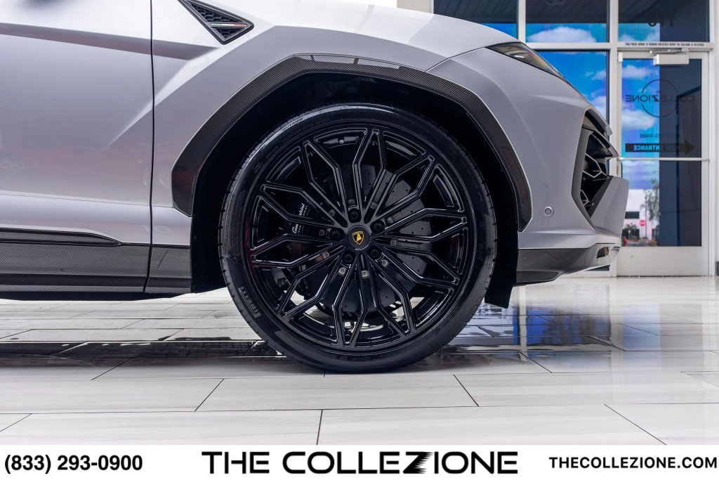 Used 2026 Lamborghini Urus SE AWD/4WD image 44