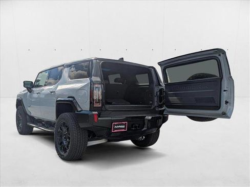 New 2024 GMC Hummer EV 2X image 9
