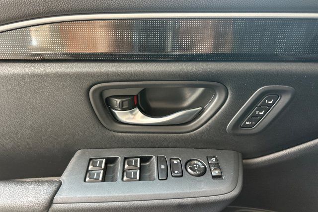 Certified 2025 Honda Pilot Elite image 12