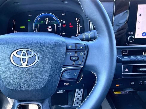 Used 2025 Toyota Camry SE FWD image 24