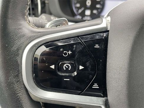 Used 2020 Volvo XC60 T5 R-Design image 19