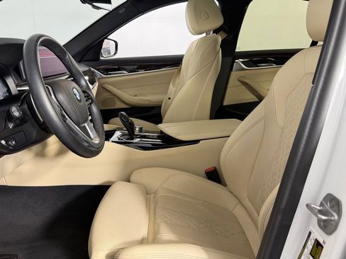 Used 2023 BMW 530i w/ Convenience Package image 21