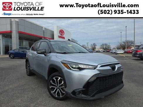 Certified 2024 Toyota Corolla Cross SE image 1