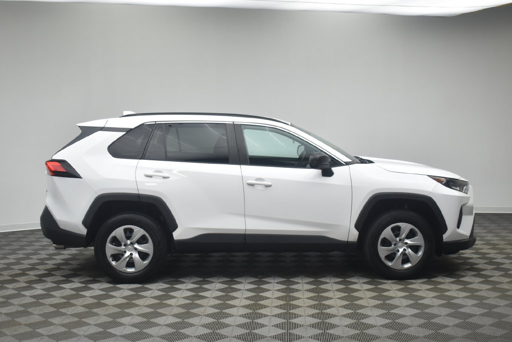 Used 2021 Toyota RAV4 LE AWD/4WD image 8