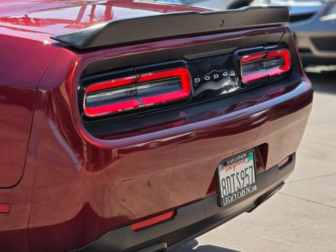 Used 2018 Dodge Challenger R/T Scat Pack w/ Leather Interior Group RWD image 10