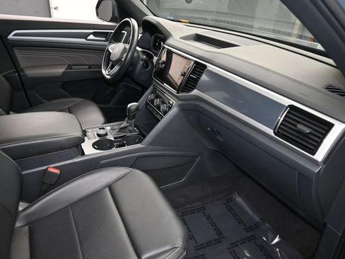 Used 2022 Volkswagen Atlas Cross Sport SEL R-Line image 46