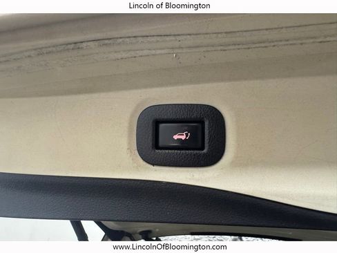 Used 2018 Nissan Rogue SL w/ Premium Package AWD/4WD image 29