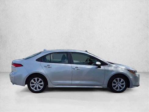 Used 2023 Toyota Corolla LE FWD image 4