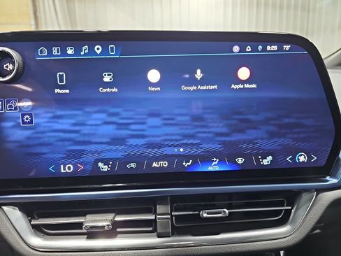 Used 2025 Chevrolet Equinox EV LT w/ LPO, All-Weather Mat Package FWD image 23