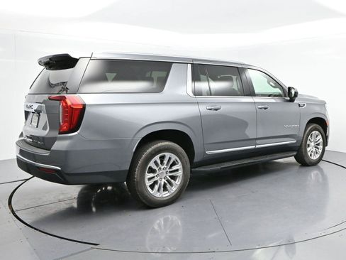 Used 2022 GMC Yukon XL SLT AWD/4WD image 7