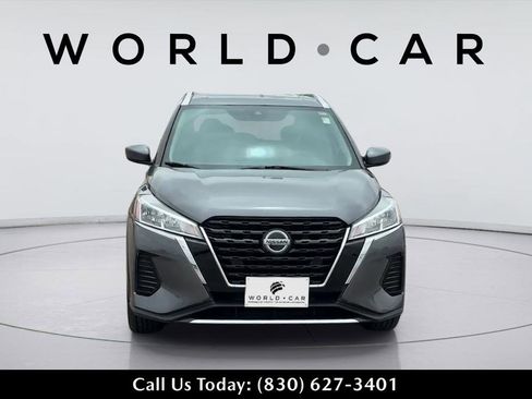 Used 2021 Nissan Kicks SV FWD image 3
