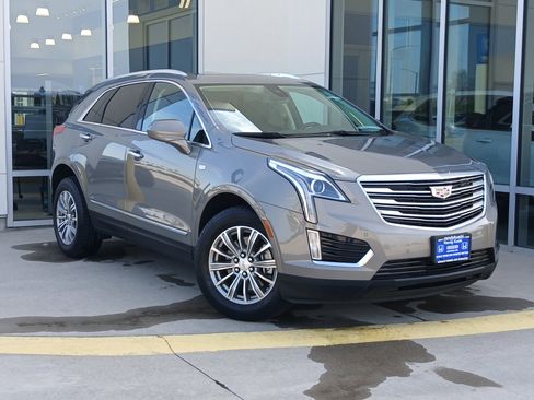Used 2017 Cadillac XT5 Luxury w/ Driver Awareness Package image 1