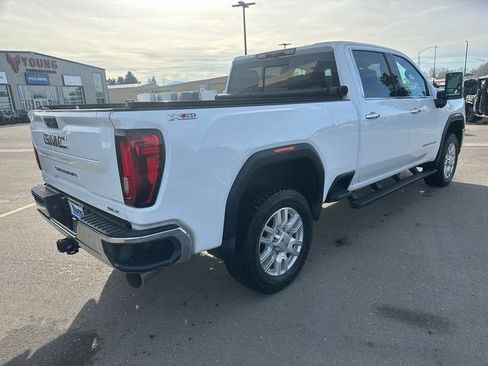 Used 2022 GMC Sierra 2500 SLT w/ SLT Convenience Package image 3