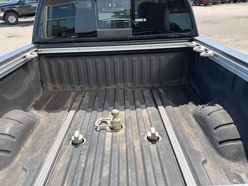 Used 2017 Nissan Titan SL AWD/4WD image 6