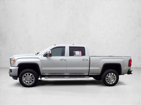 Used 2019 GMC Sierra 2500 Denali w/ Duramax Plus Package image 2