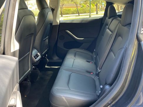 Used 2025 Tesla Model Y Long Range image 37